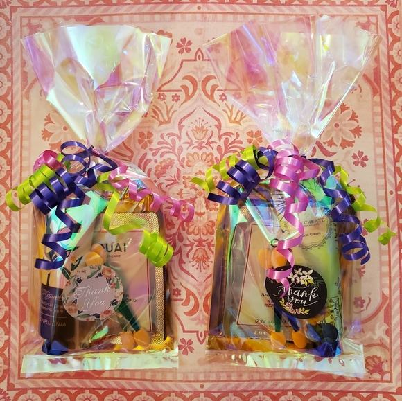 Meet your Posher, Whitney - Picture 3 of 5